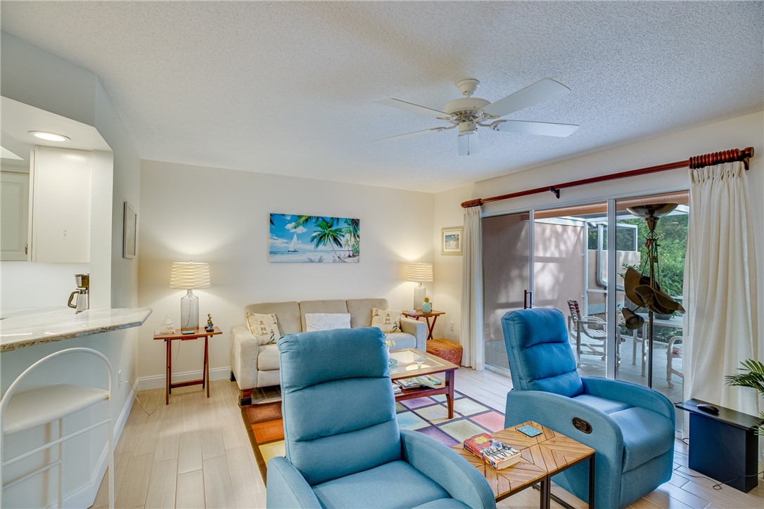 1422 Coral Oak Lane 1102