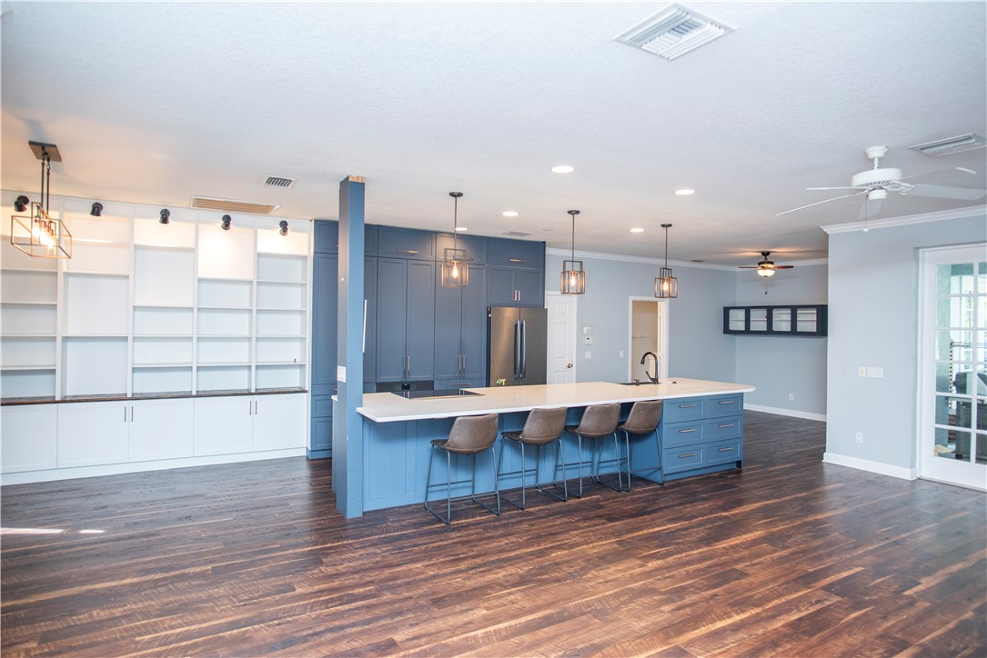 325 40th Court SW