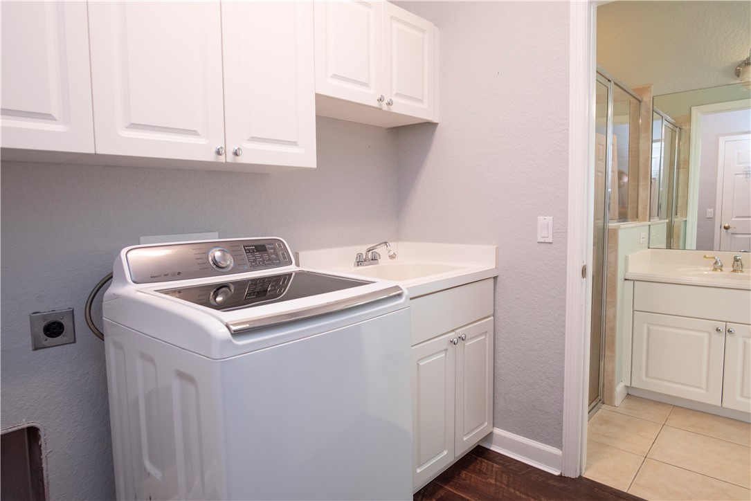 325 40th Court SW