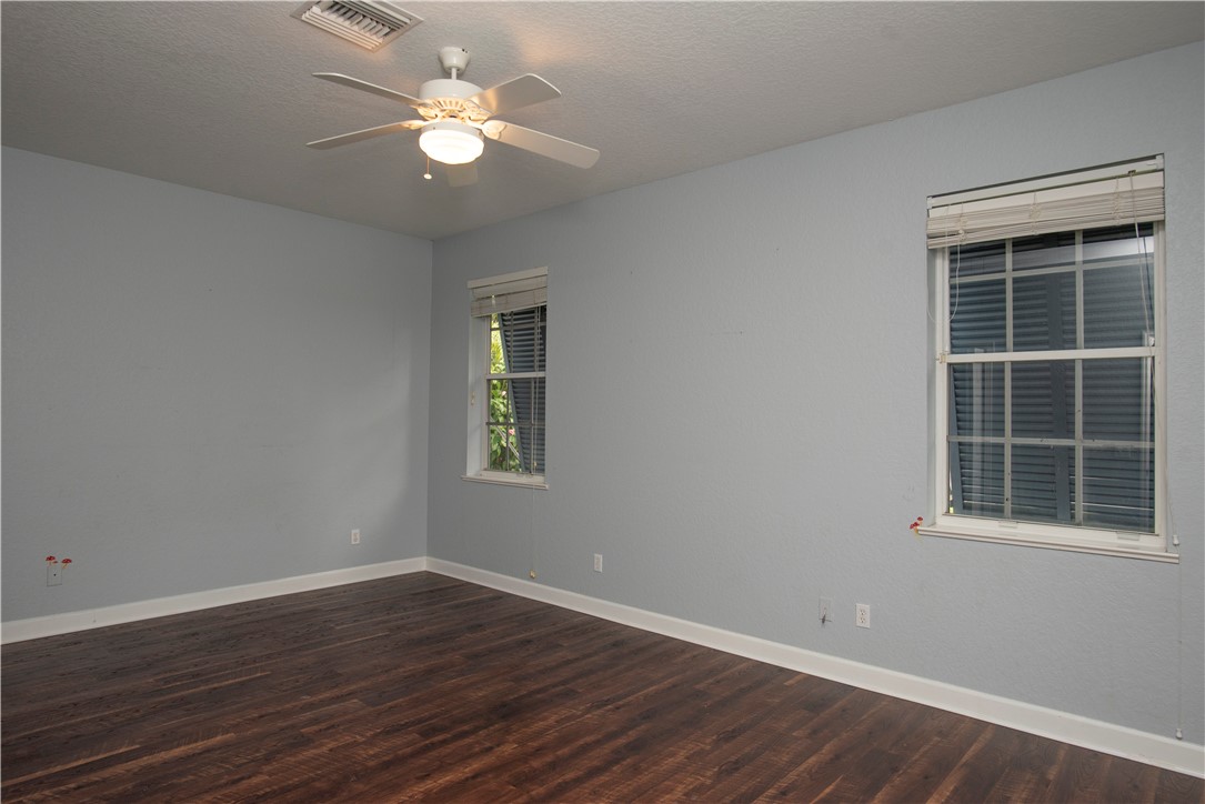 325 40th Court SW