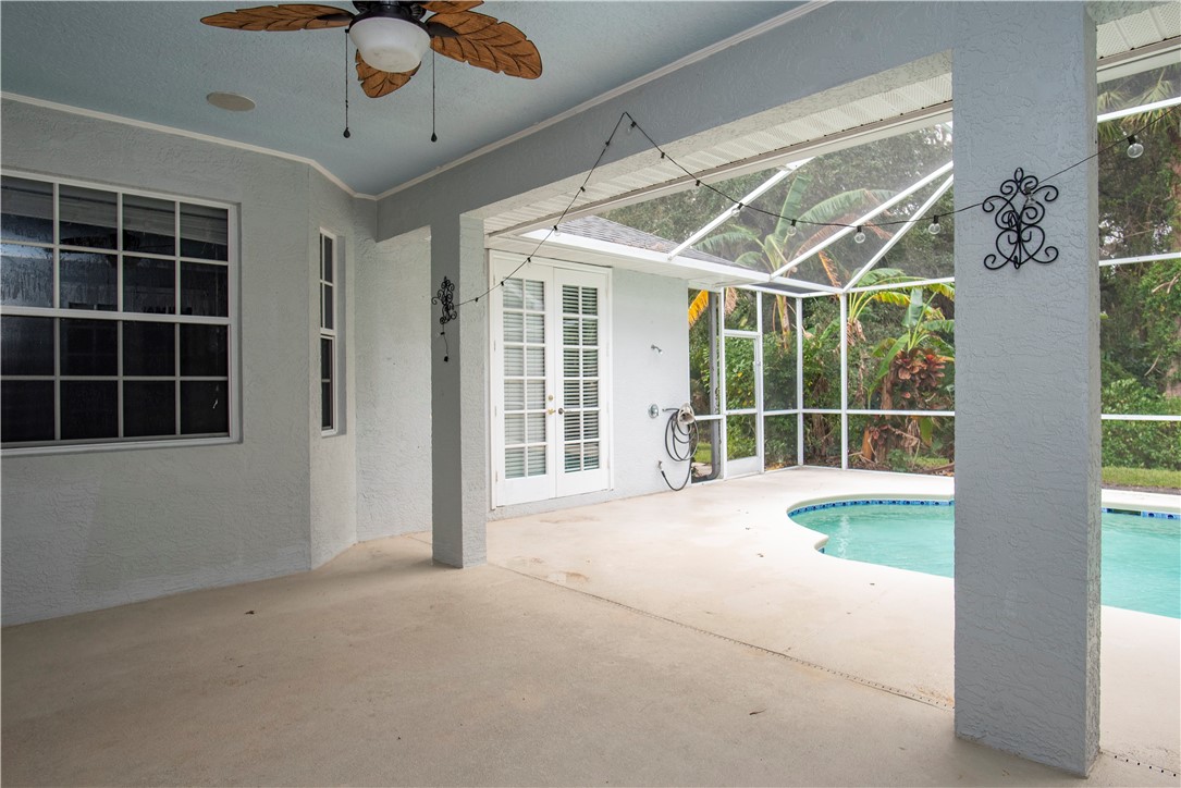 325 40th Court SW