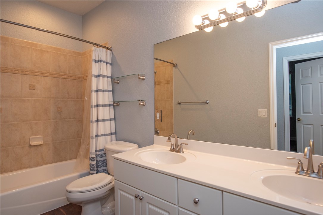 325 40th Court SW