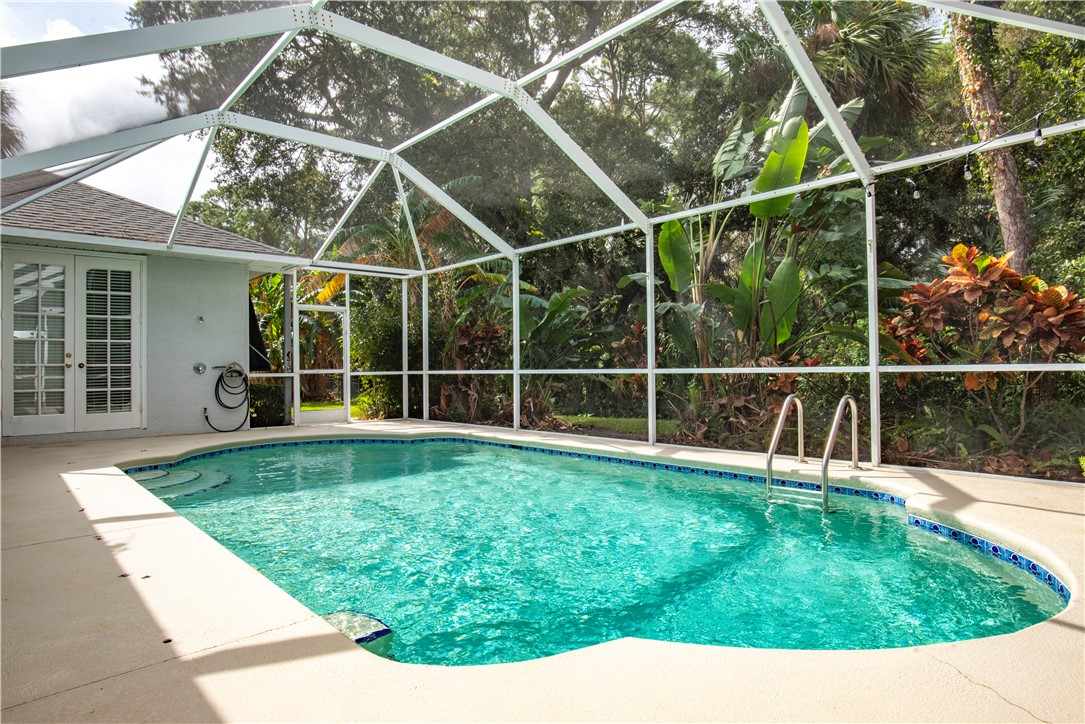 325 40th Court SW