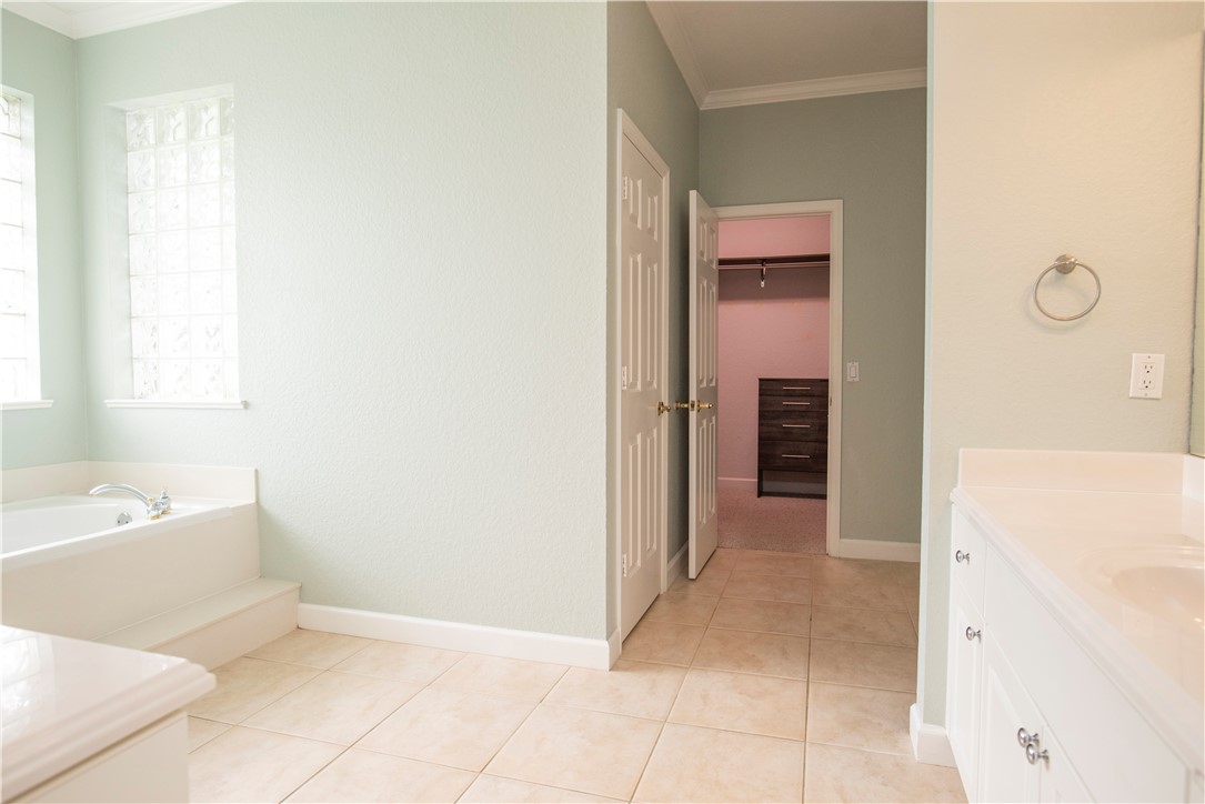 325 40th Court SW
