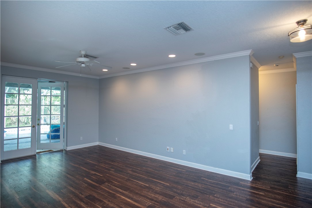 325 40th Court SW
