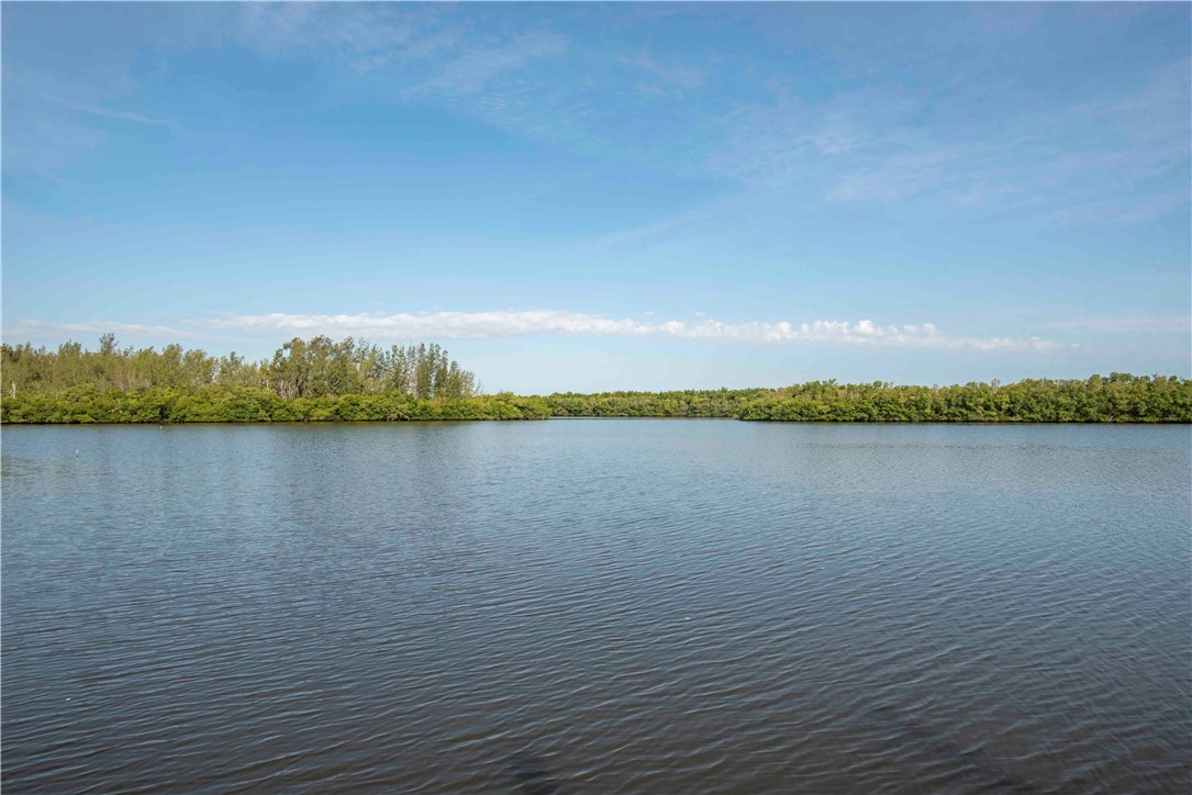 2135 S Highway A1a
