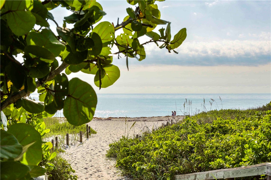 2135 S Highway A1a
