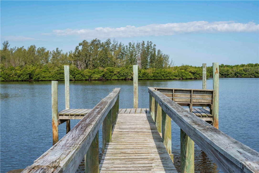 2135 S Highway A1a