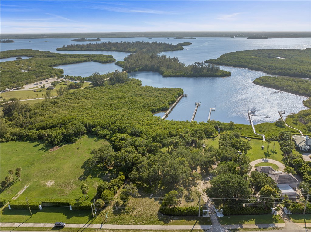 2135 S Highway A1a