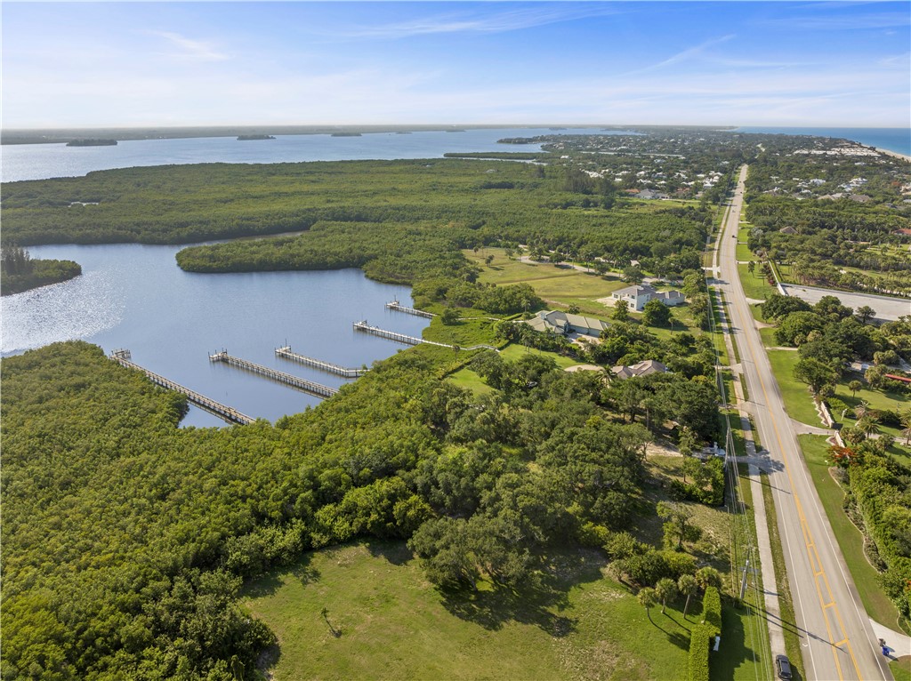 2135 S Highway A1a