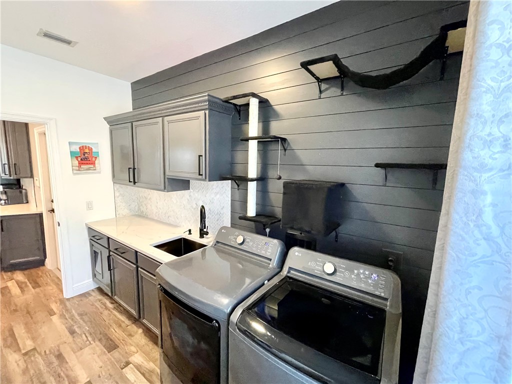 1359 Scarlet Oak Circle