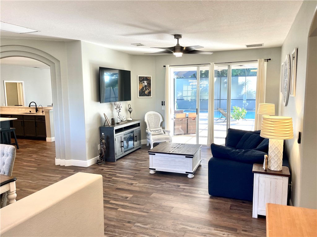 1359 Scarlet Oak Circle