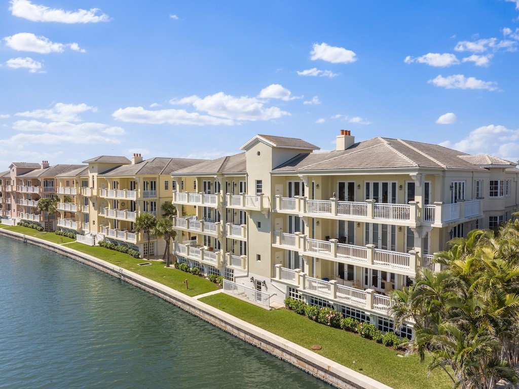 3 Royal Palm Point 1W