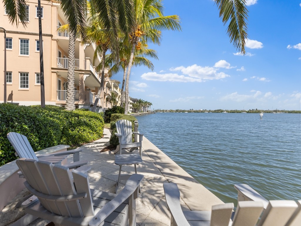 3 Royal Palm Point 1W