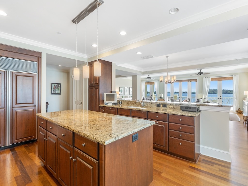 3 Royal Palm Point 1W