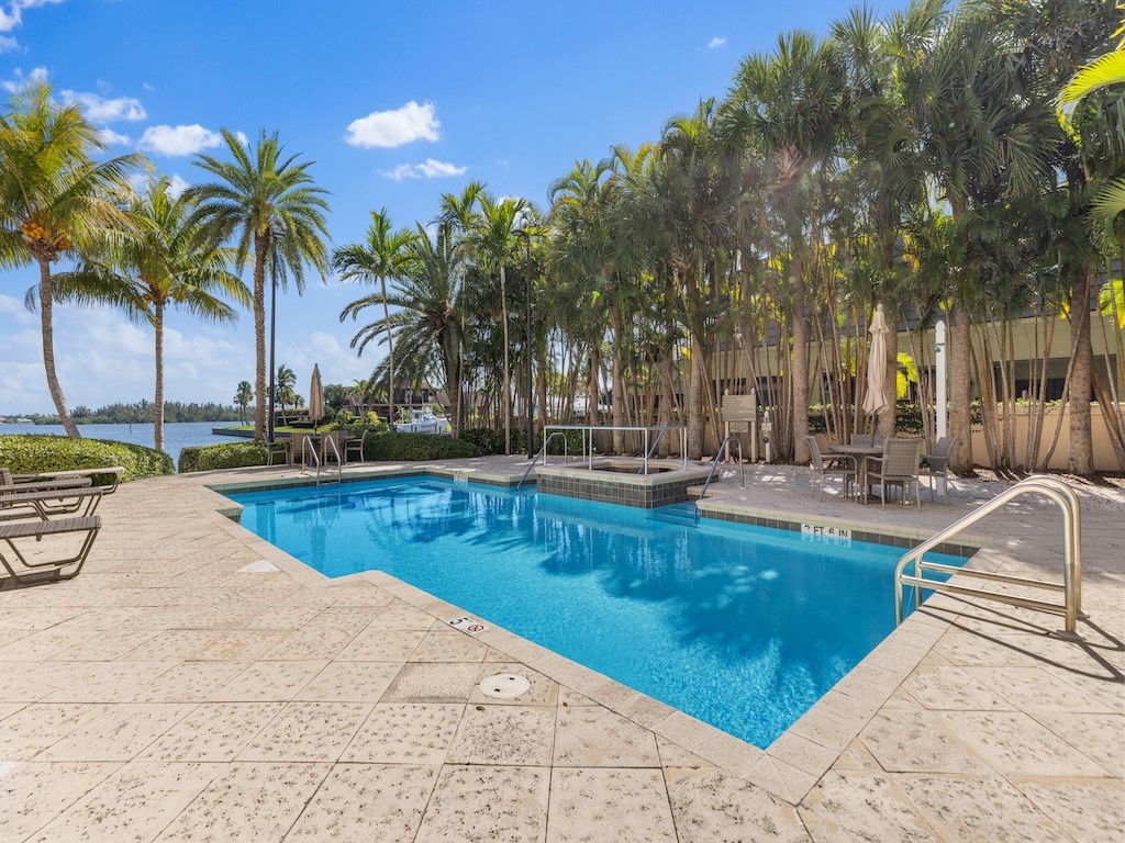 3 Royal Palm Point 1W