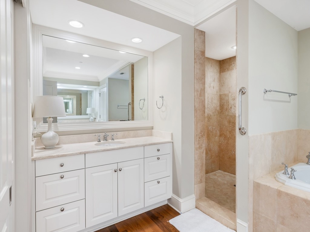 3 Royal Palm Point 1W