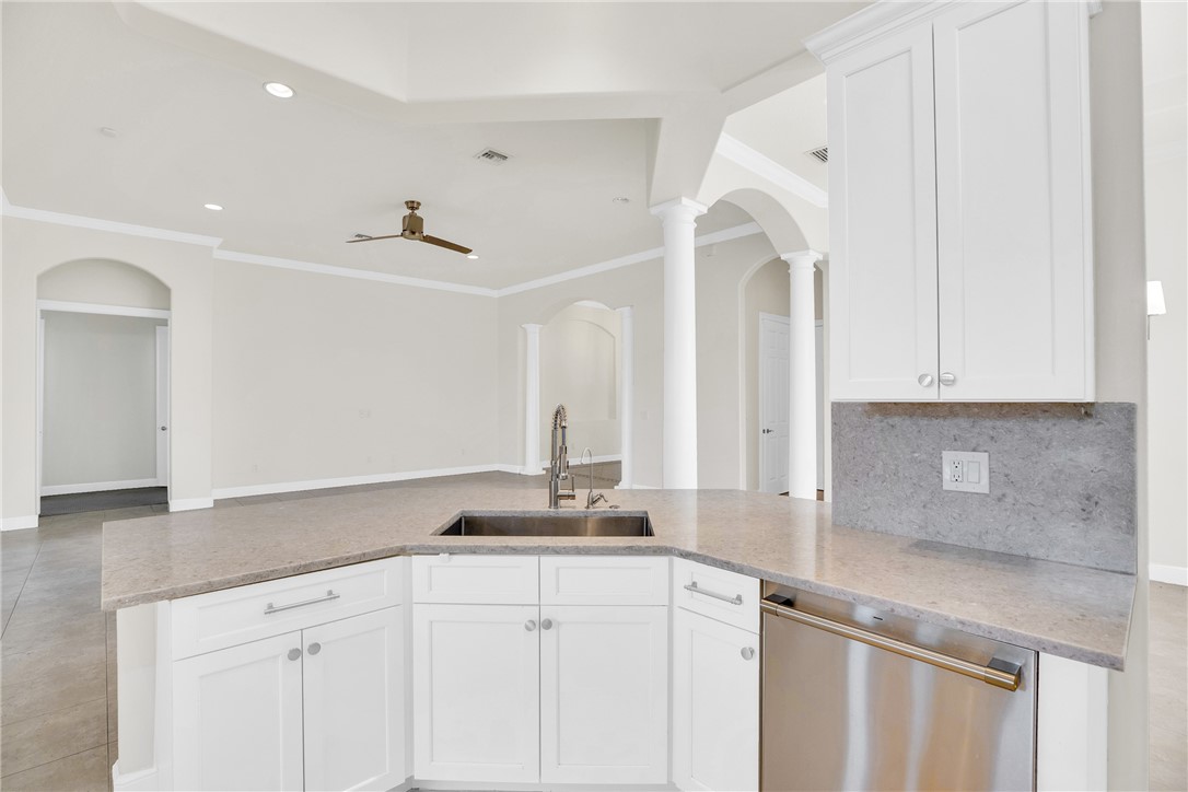 7627 S Village Square