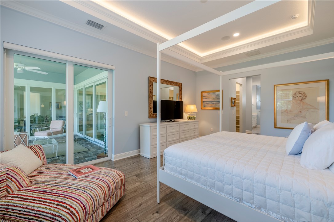 1015 Saint James Lane