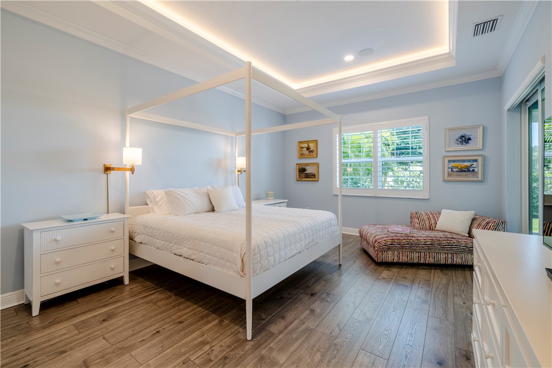 1015 Saint James Lane