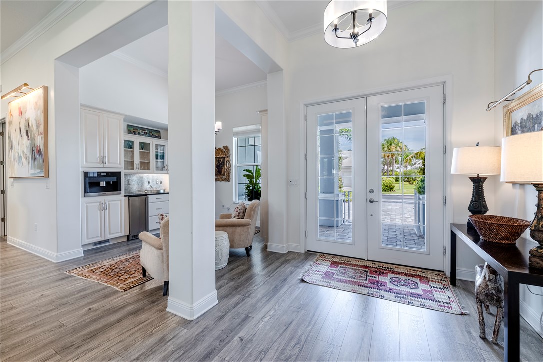 1015 Saint James Lane