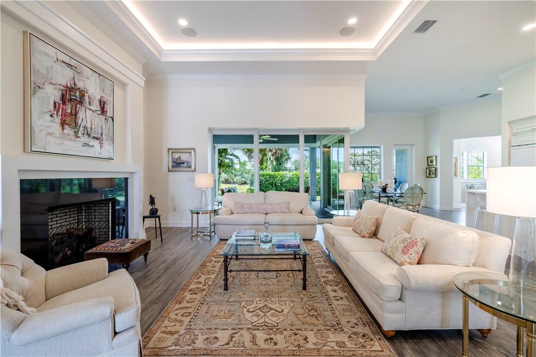 1015 Saint James Lane