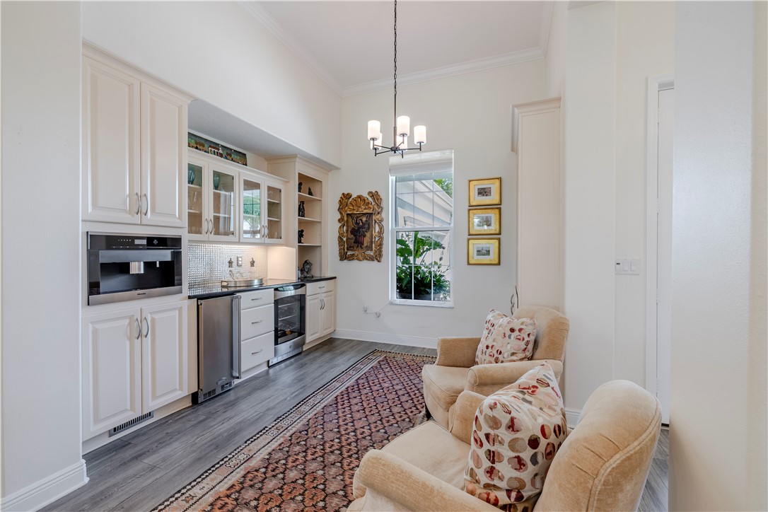 1015 Saint James Lane