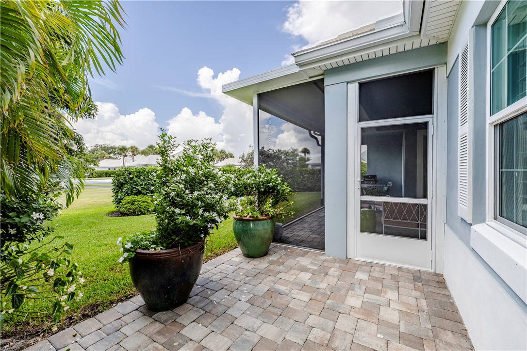 1015 Saint James Lane