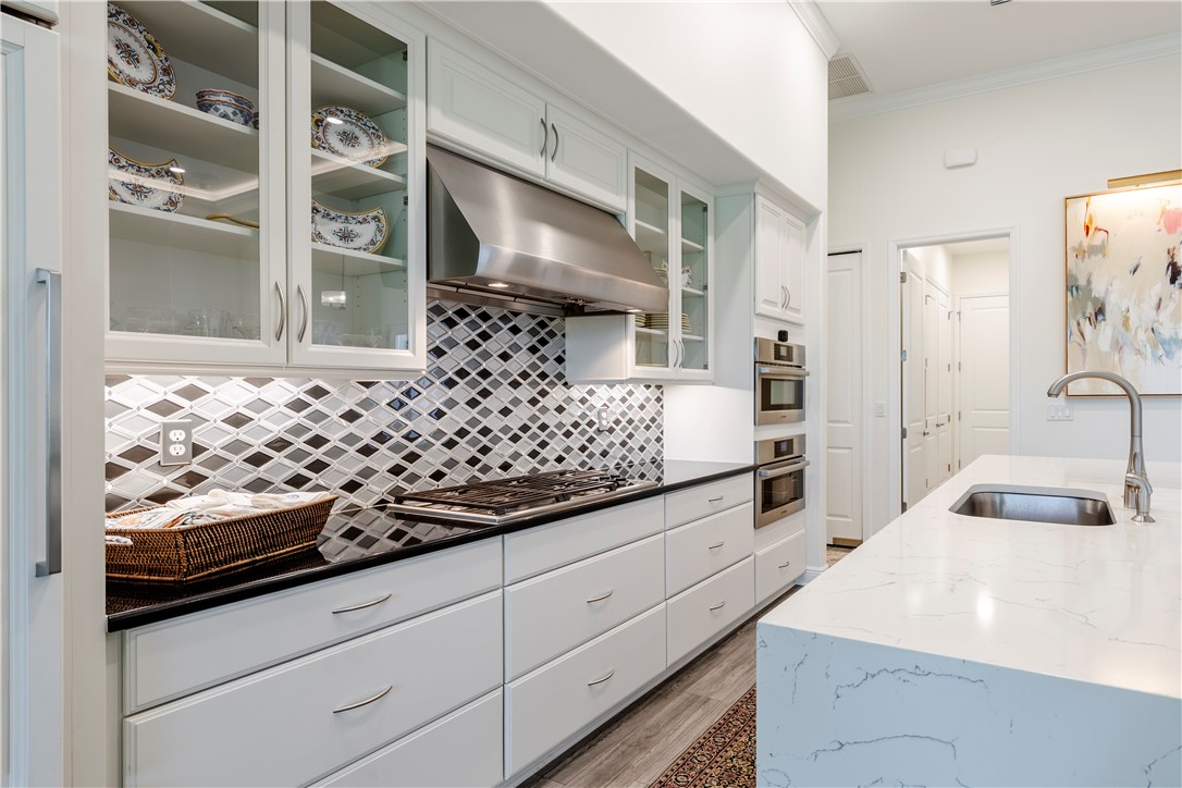 1015 Saint James Lane
