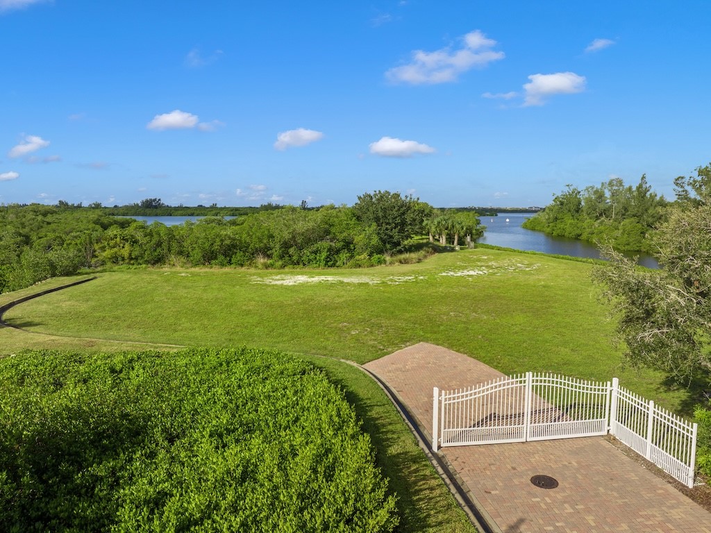325 Estuary Drive