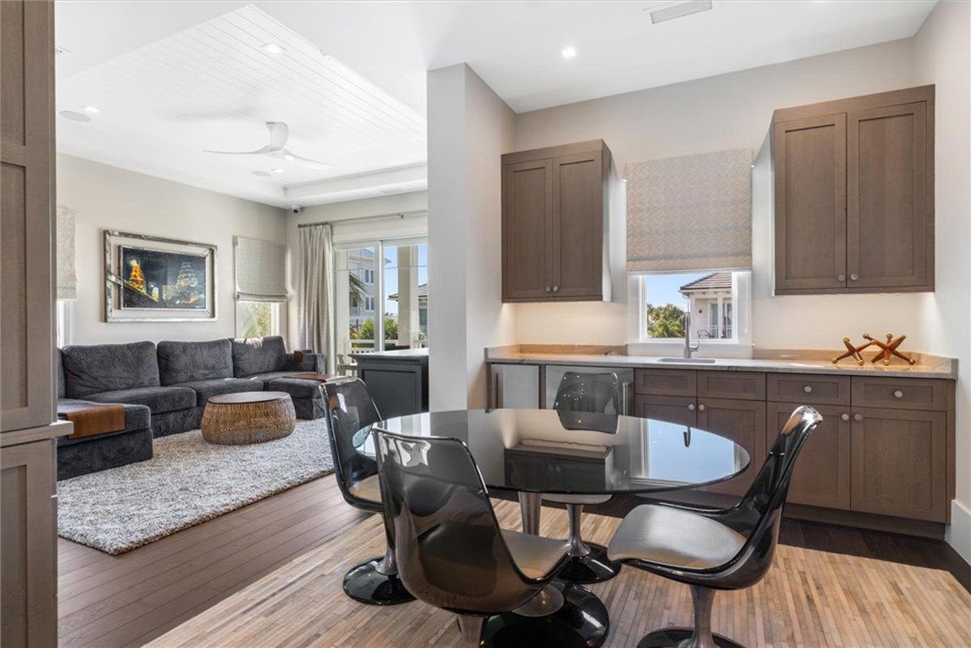 936 Surfsedge Way
