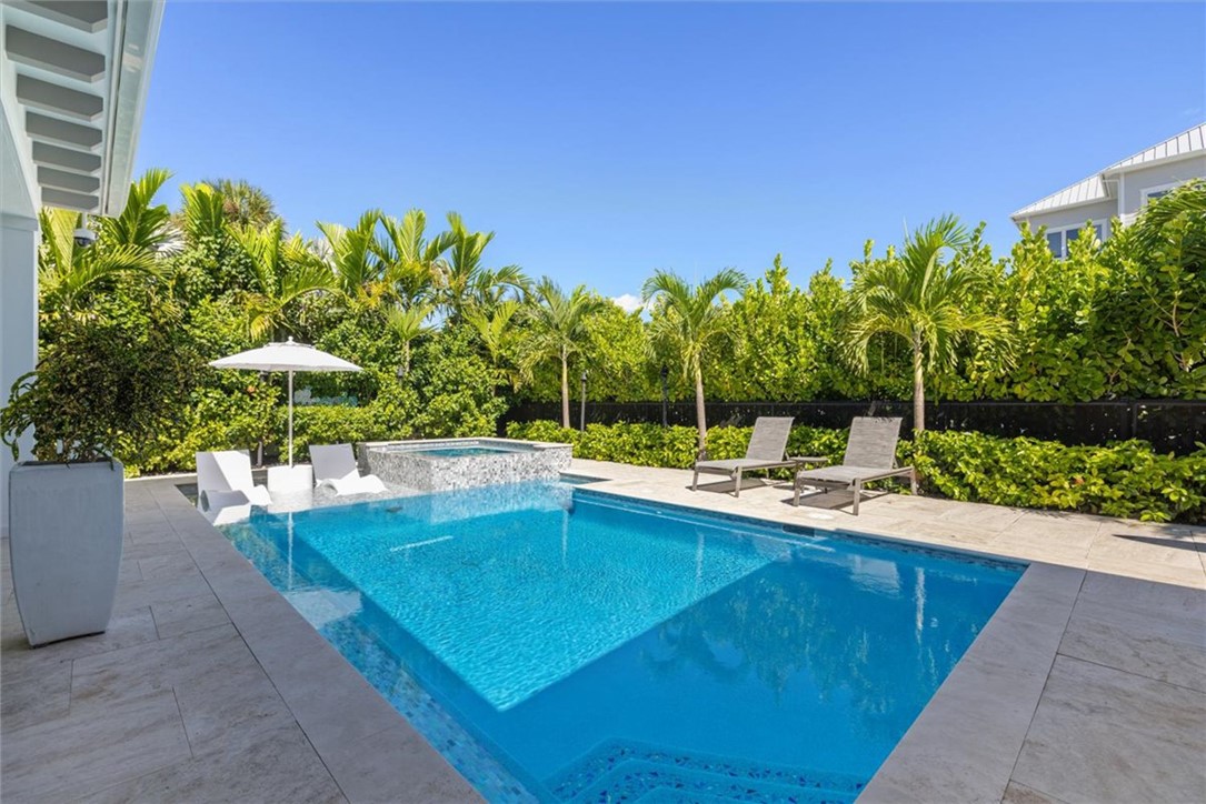 936 Surfsedge Way