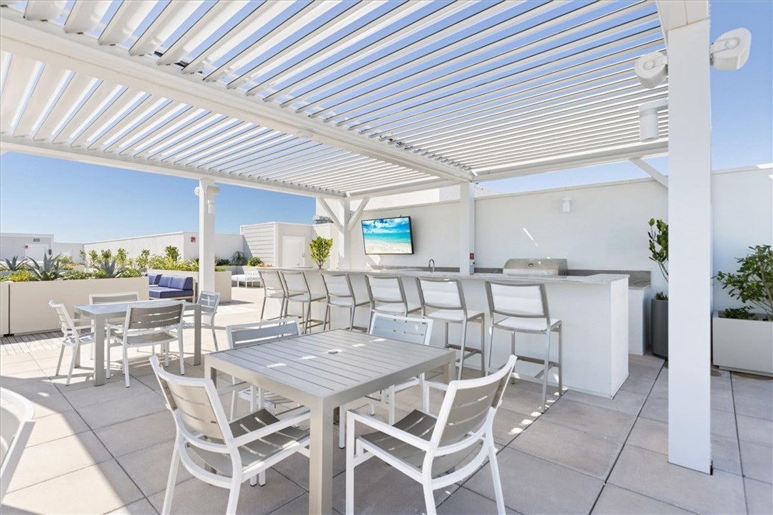 936 Surfsedge Way