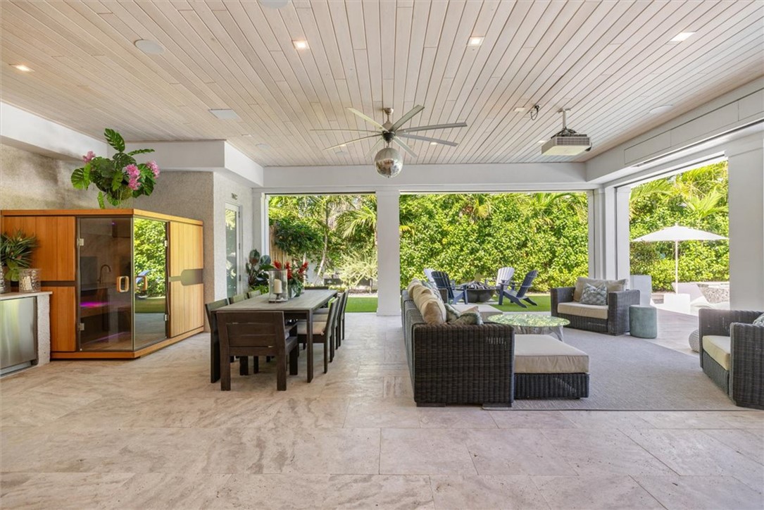 936 Surfsedge Way