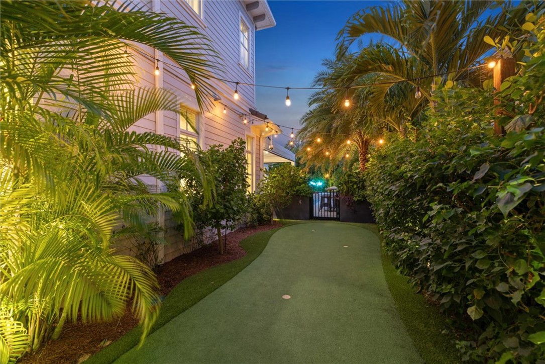 936 Surfsedge Way