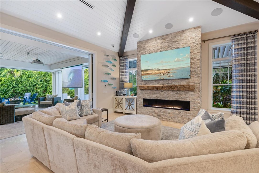 936 Surfsedge Way