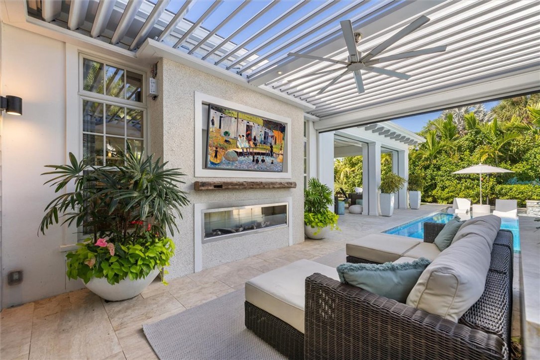936 Surfsedge Way