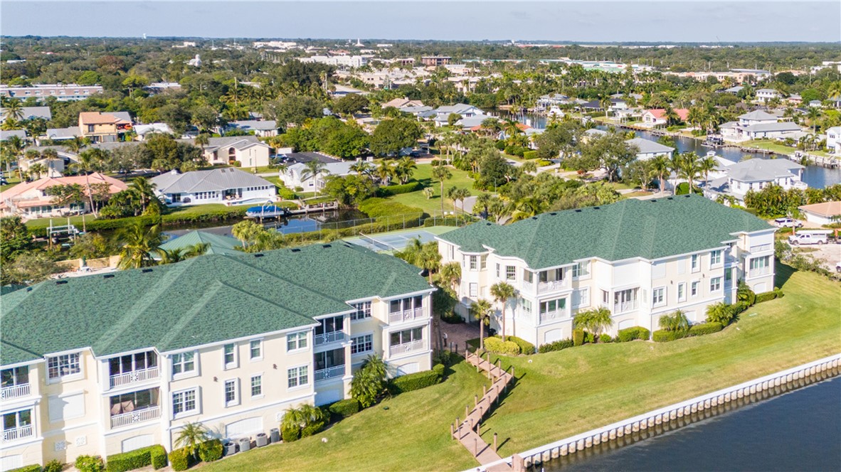 1910 Tarpon Lane 202