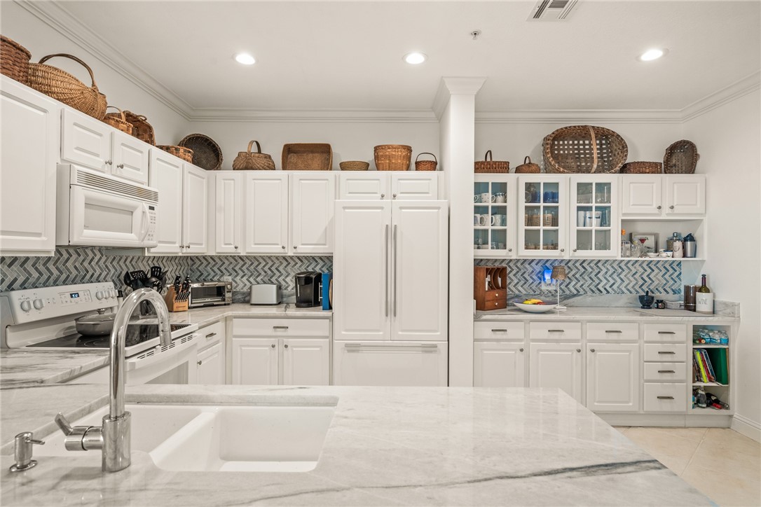 1910 Tarpon Lane 202