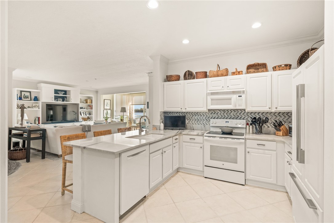 1910 Tarpon Lane 202