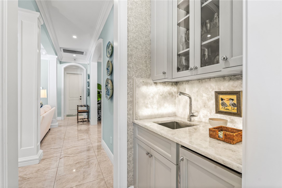 520 Palm Island Lane