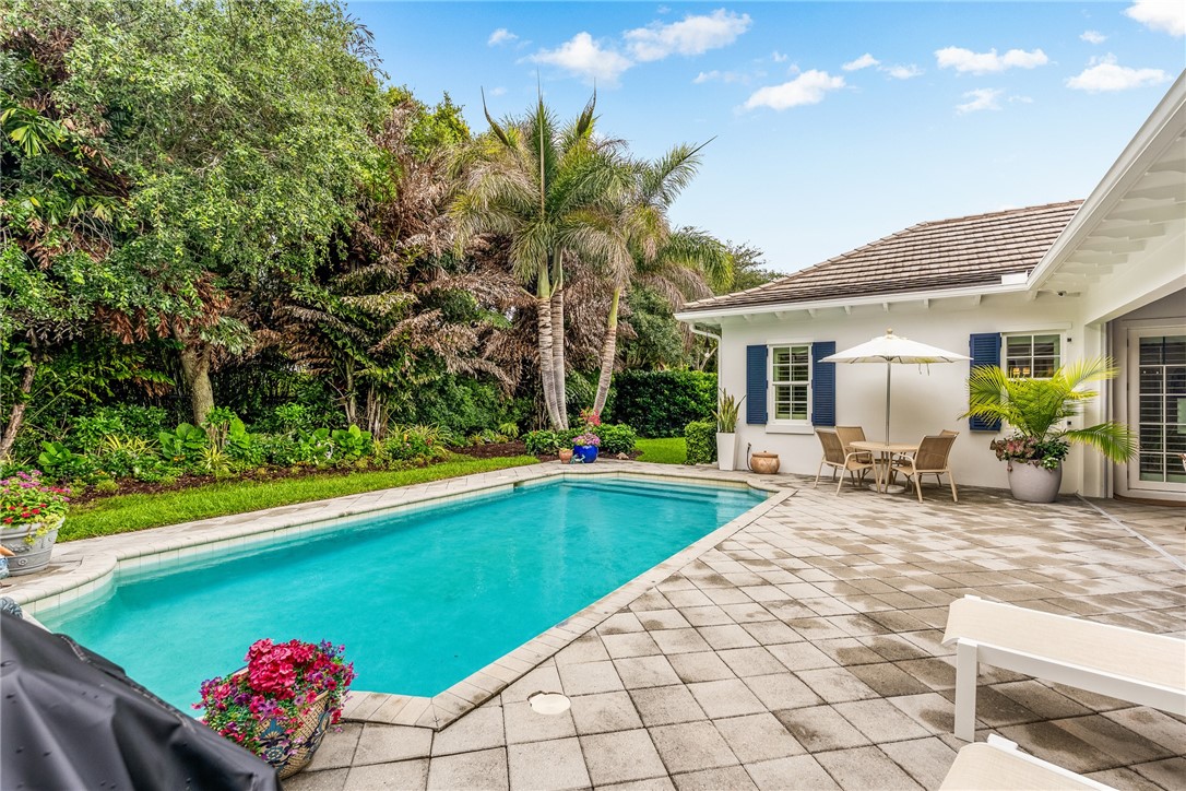 211 Coconut Creek Court