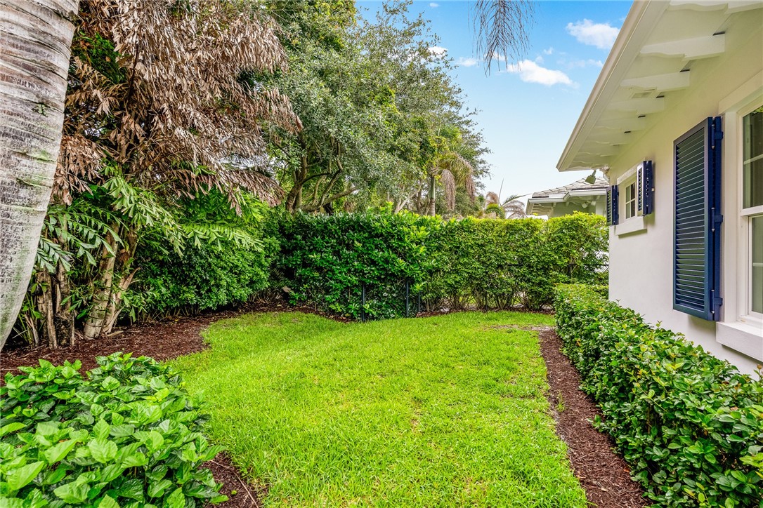 211 Coconut Creek Court