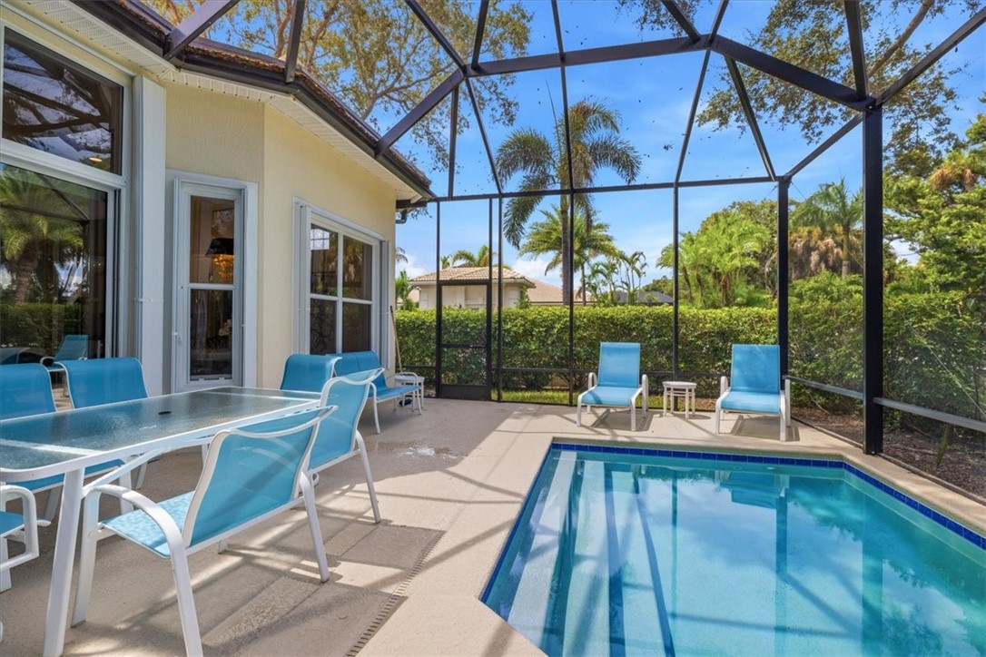 1453 W Island Club Square