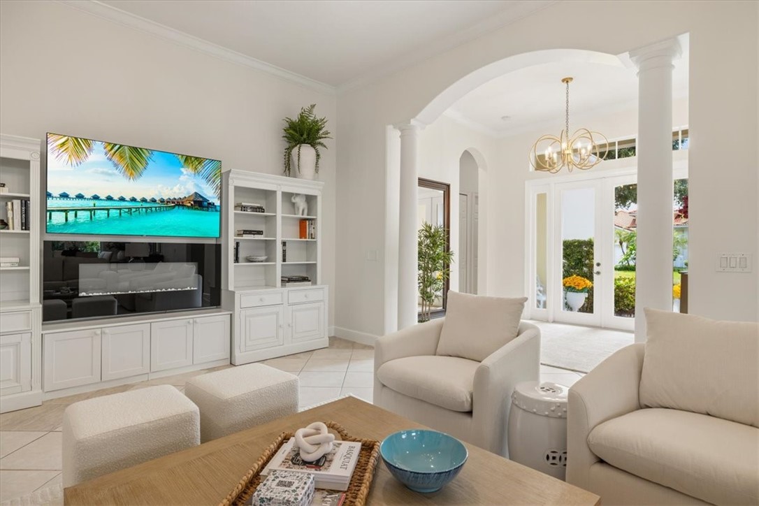 1453 W Island Club Square