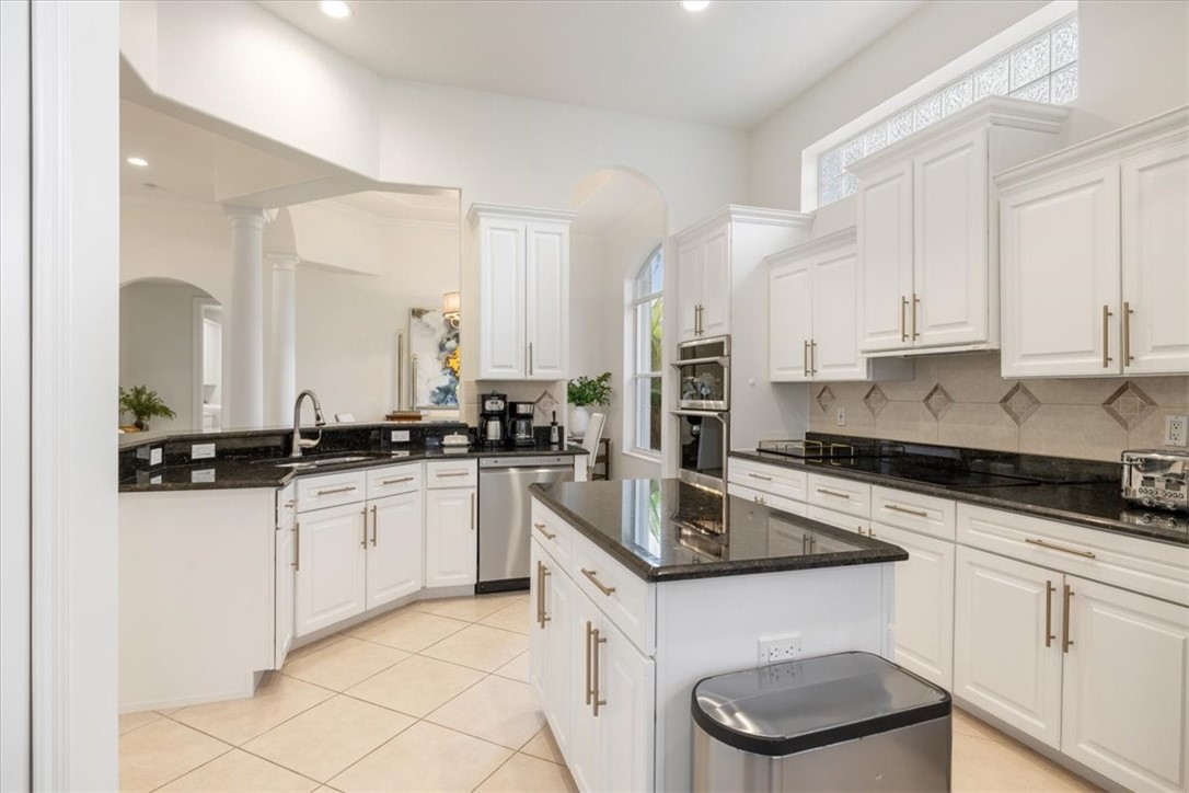 1453 W Island Club Square