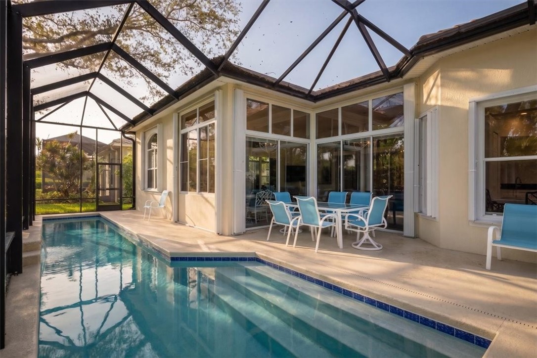 1453 W Island Club Square