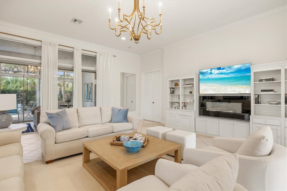 1453 W Island Club Square