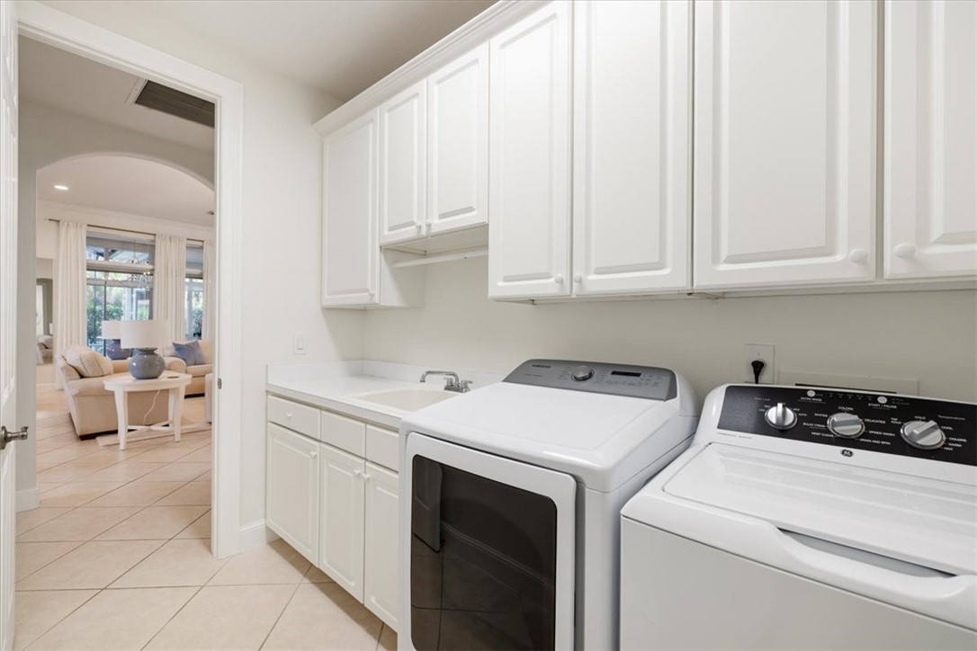 1453 W Island Club Square