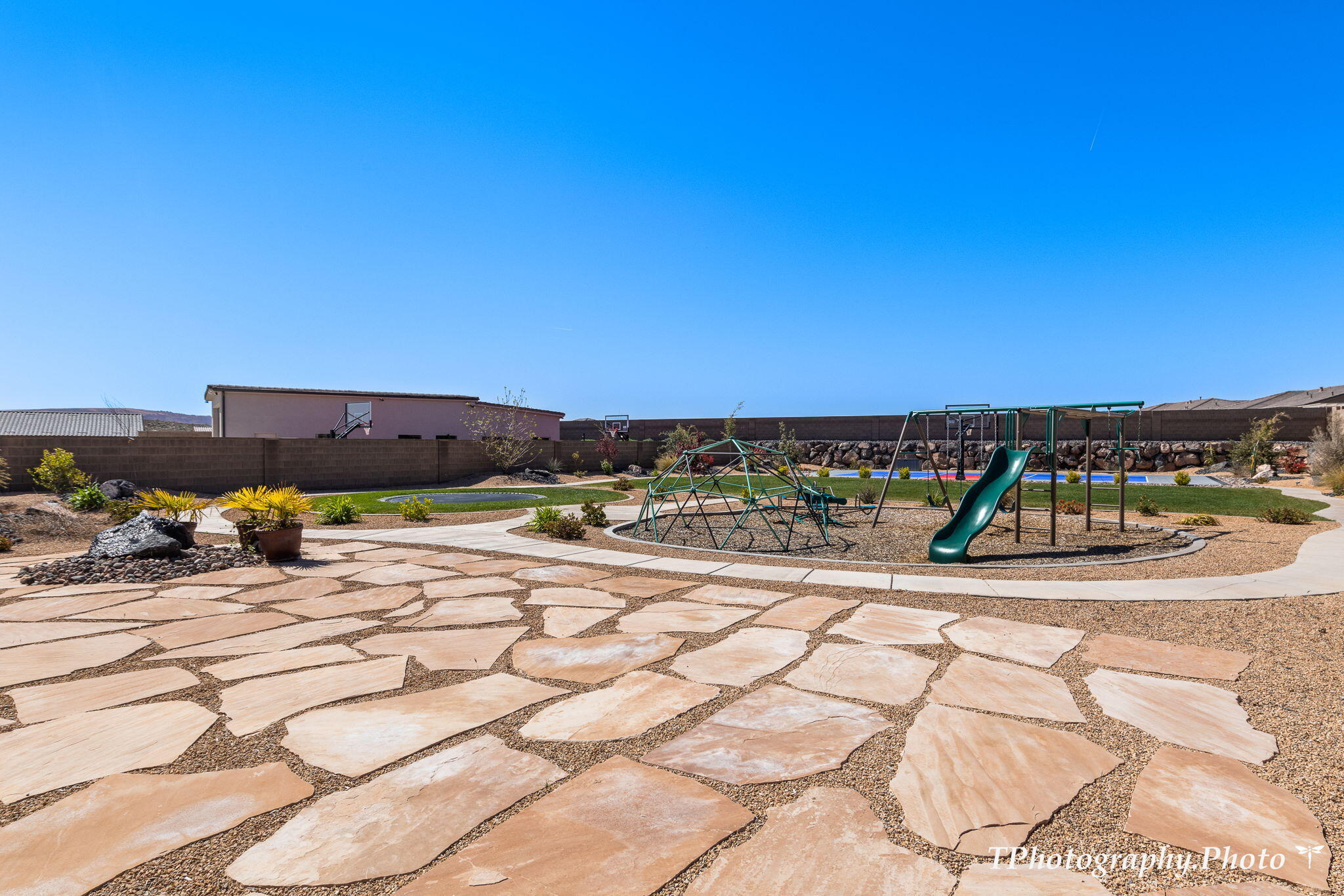 2148 E Cobblecreek DR